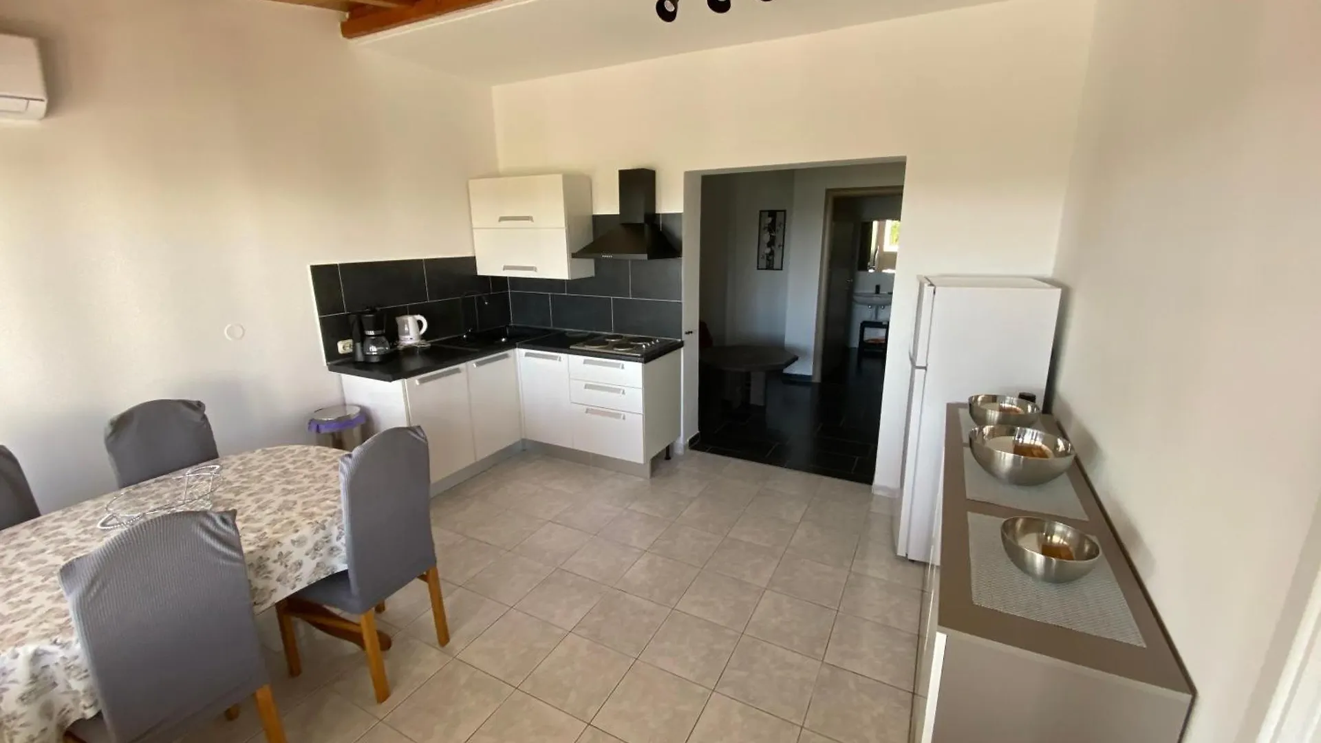 Apartment Barrierefreie Wohnung Mit Aussicht Razanac