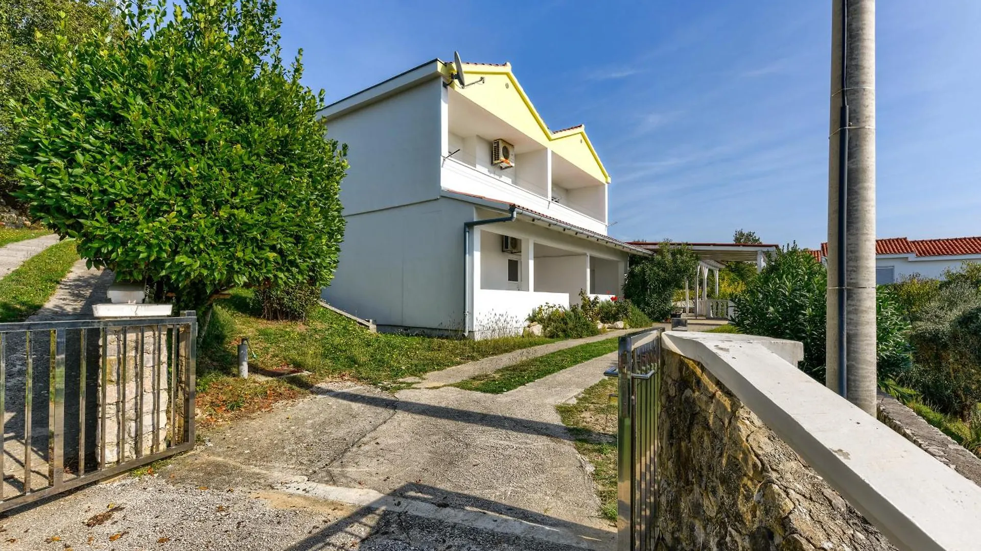 Barrierefreie Wohnung Mit Aussicht Razanac